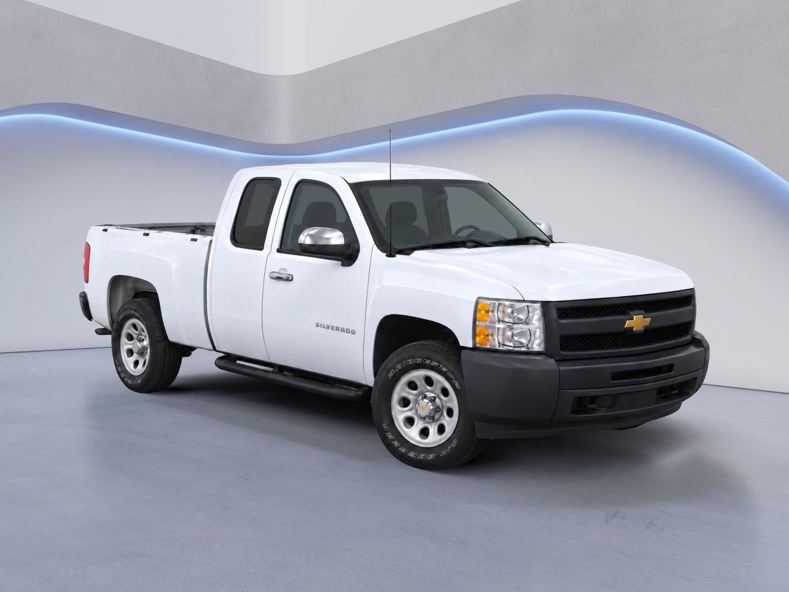 Used 2010 Chevrolet Silverado 1500 W/T RWD image 2
