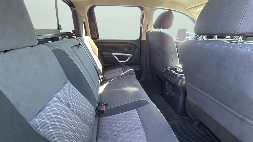 Used 2024 Nissan Titan SV w/ SV Convenience Package image 18