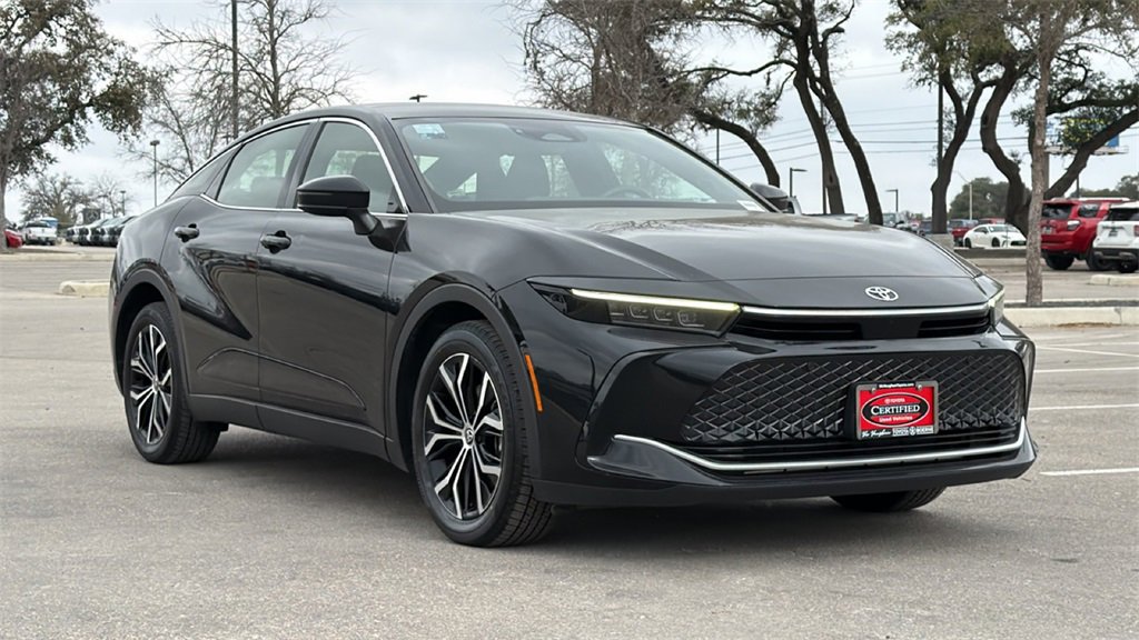 Certified 2024 Toyota Crown Limited image 3