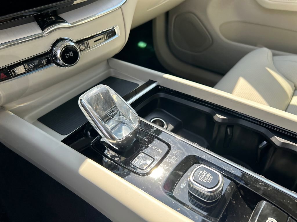 New 2026 Volvo XC60 T8 Ultra w/ Protection Package Premier image 19