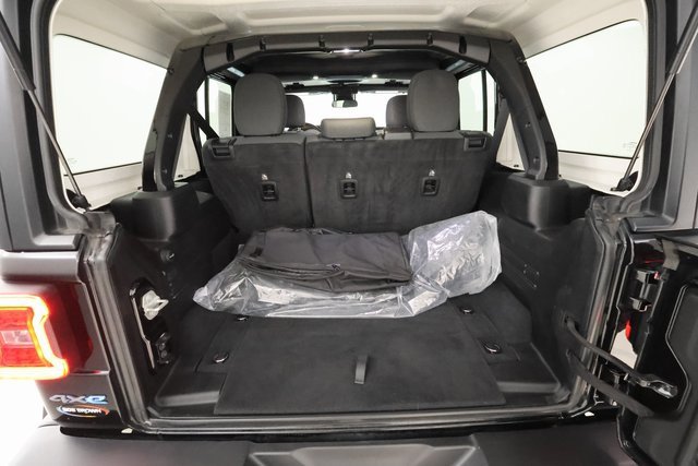 Used 2024 Jeep Wrangler Unlimited image 19
