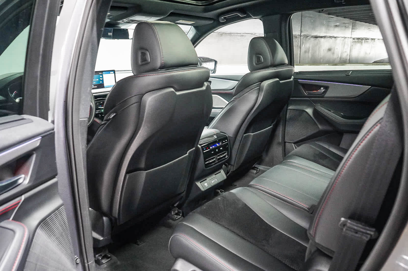 Used 2023 Acura MDX A-Spec image 21