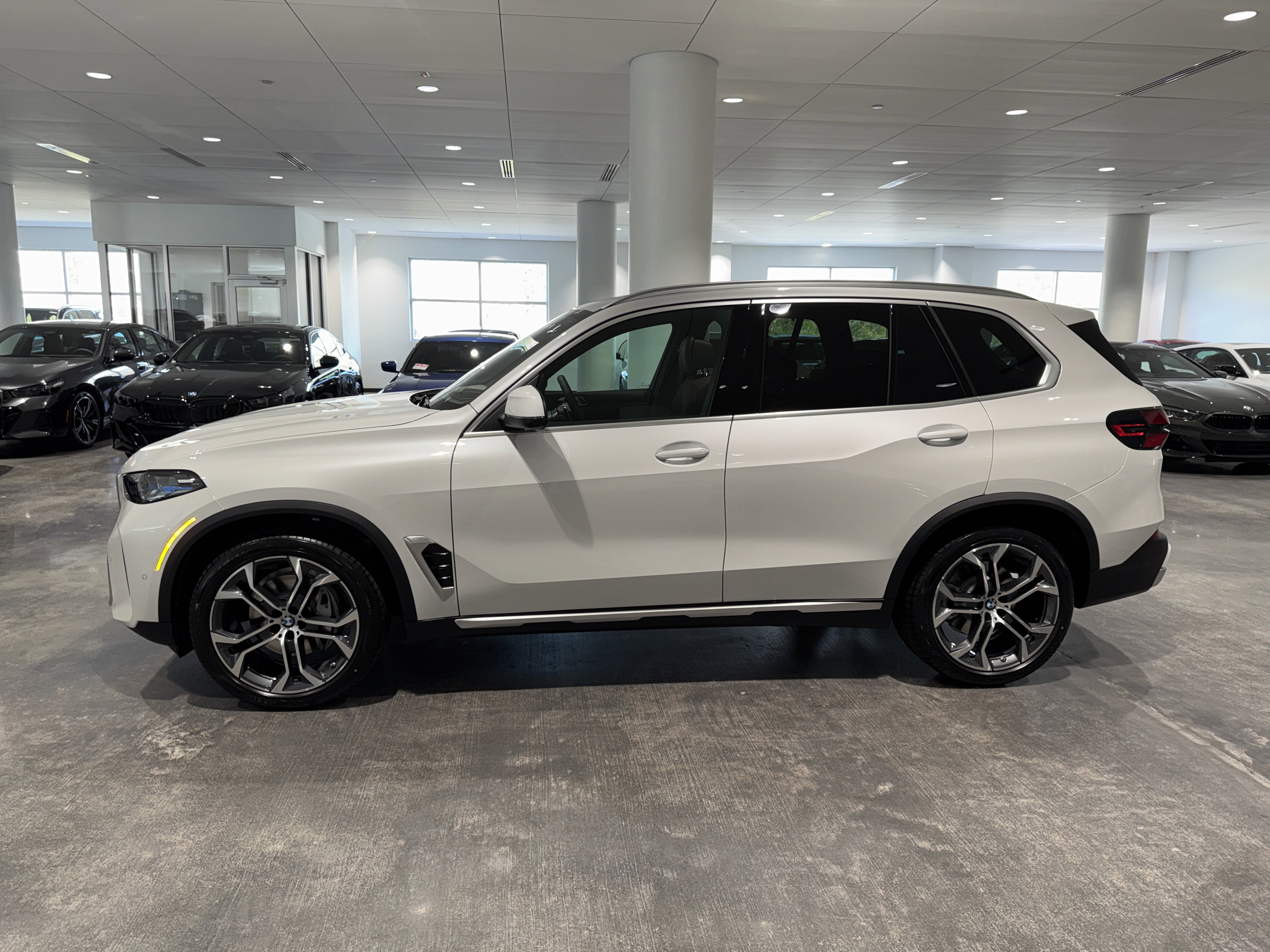 New 2026 BMW X5 xDrive40i AWD/4WD image 4