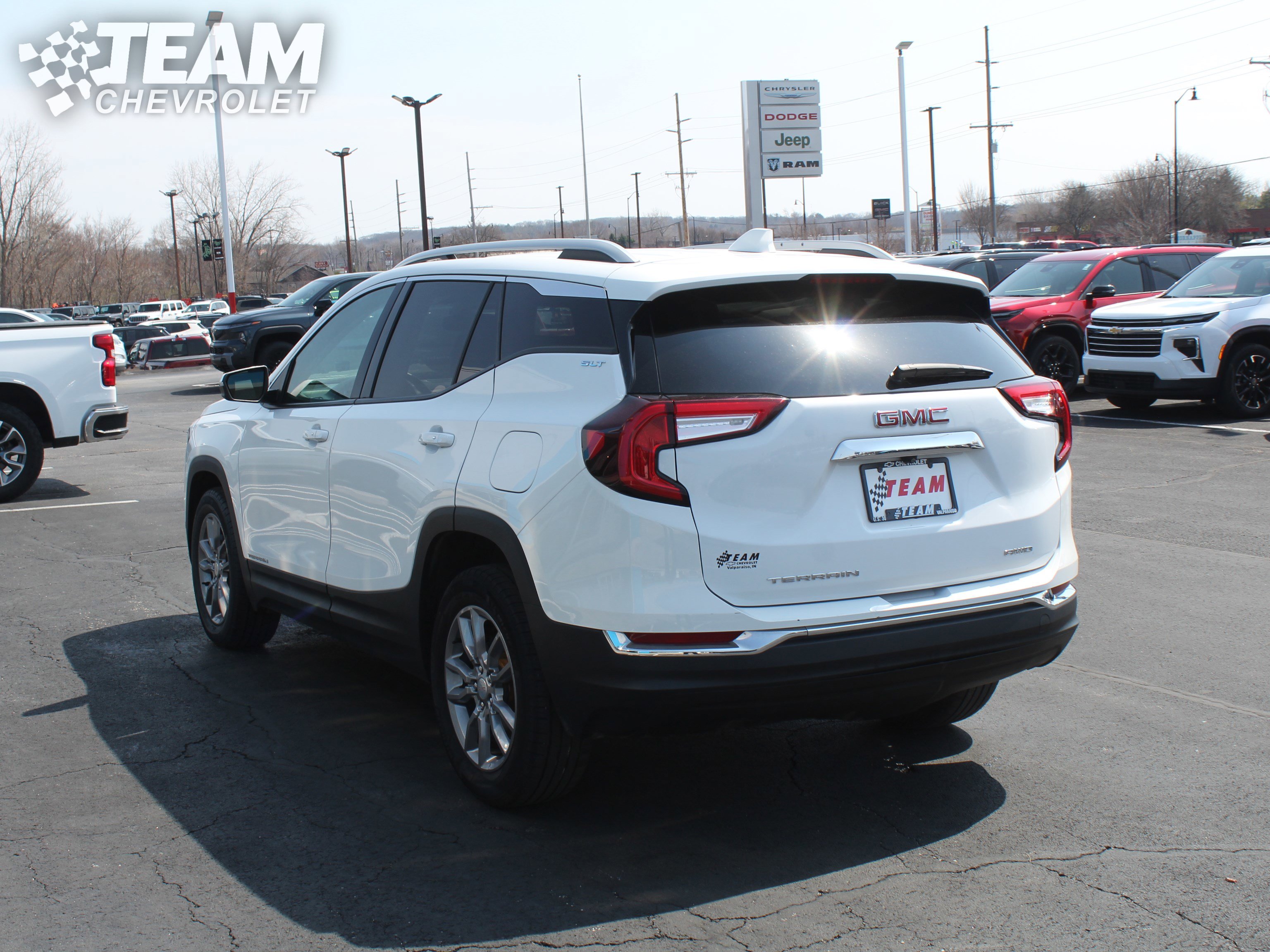 Used 2024 GMC Terrain SLT image 6