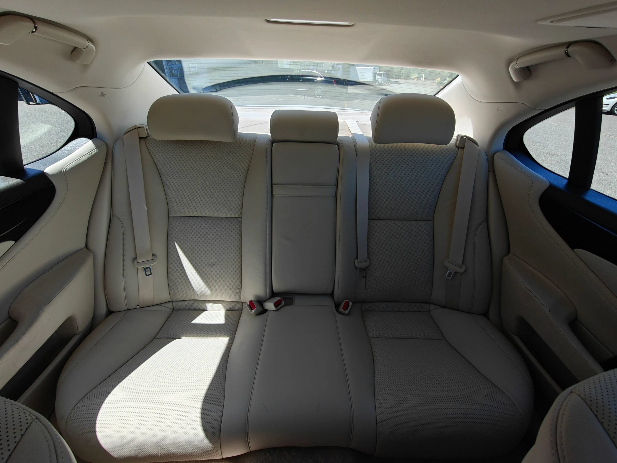 Used 2007 Lexus LS 460 w/ Comfort Pkg RWD image 33