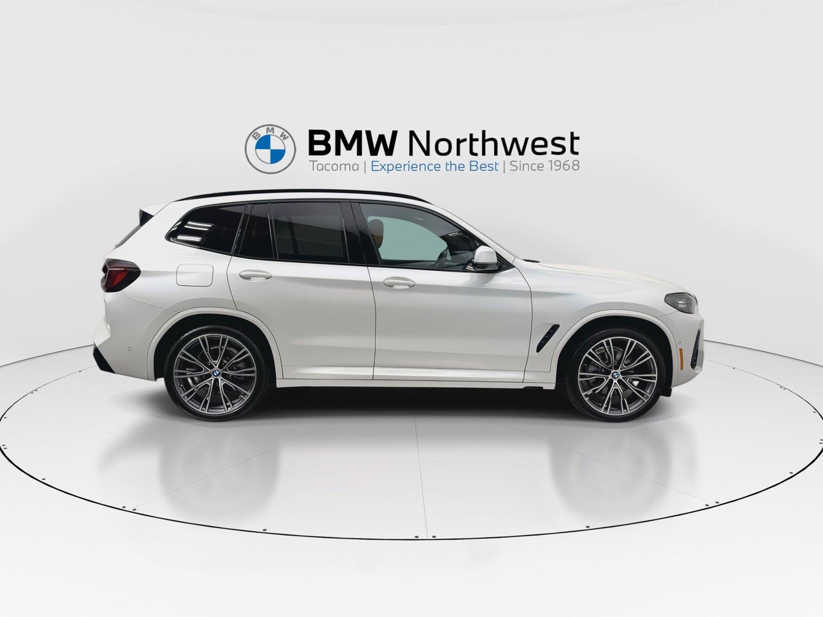 Used 2023 BMW X3 xDrive30i w/ M Sport Package AWD/4WD image 5
