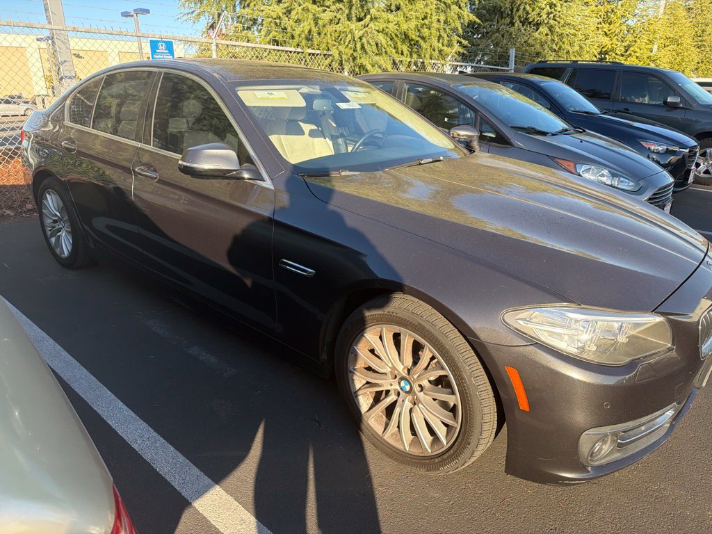 Used 2015 BMW 528i xDrive Sedan AWD/4WD image 3