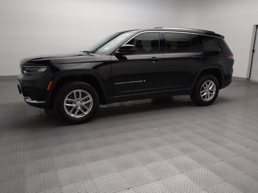 Used 2023 Jeep Grand Cherokee L Laredo image 2