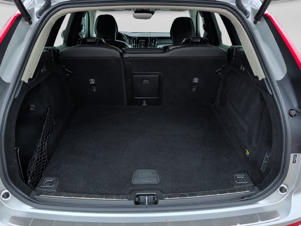 Used 2019 Volvo XC60 T5 Momentum w/ Premium Package AWD/4WD image 38