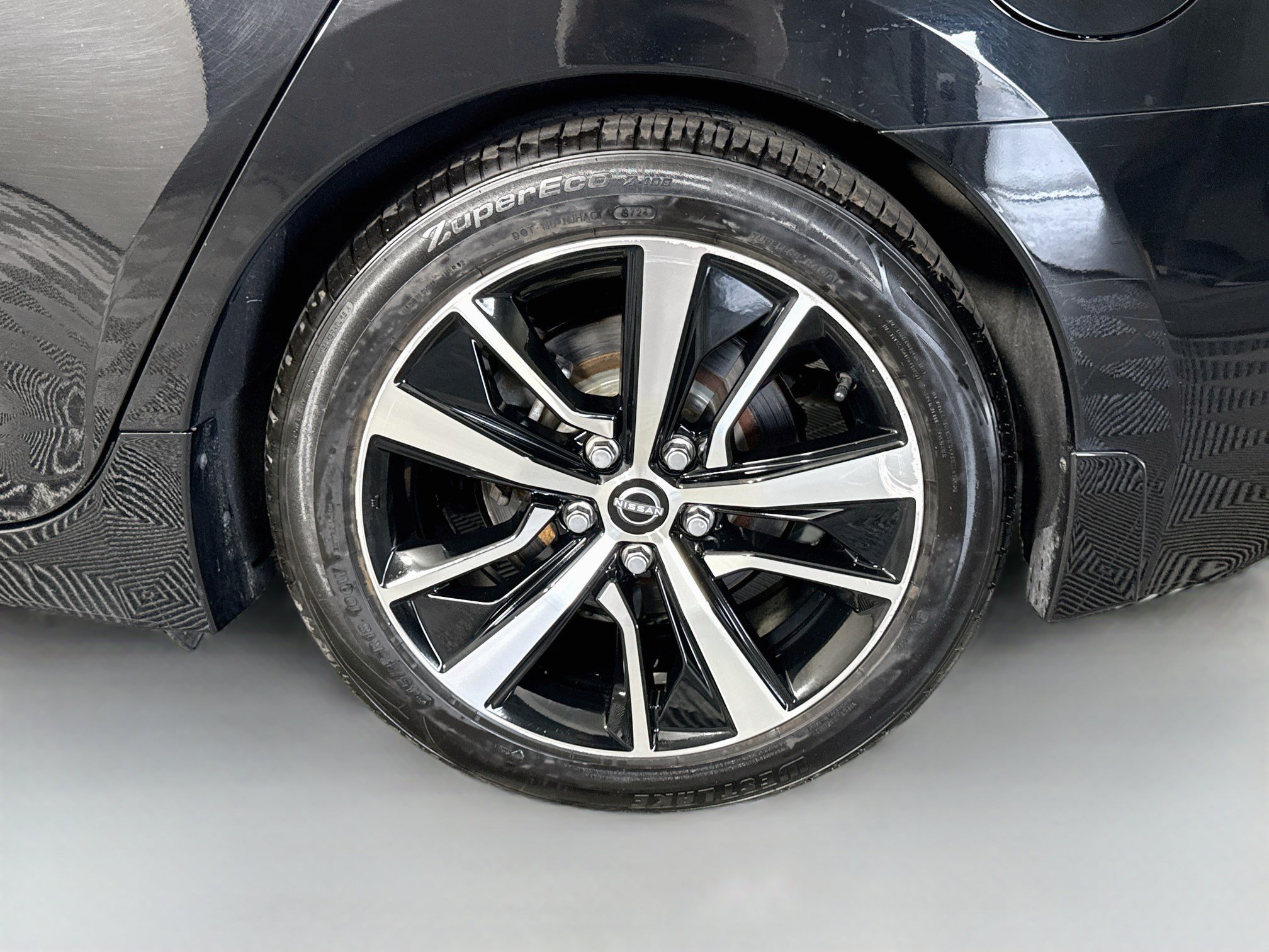 Used 2023 Nissan Maxima SL FWD image 37
