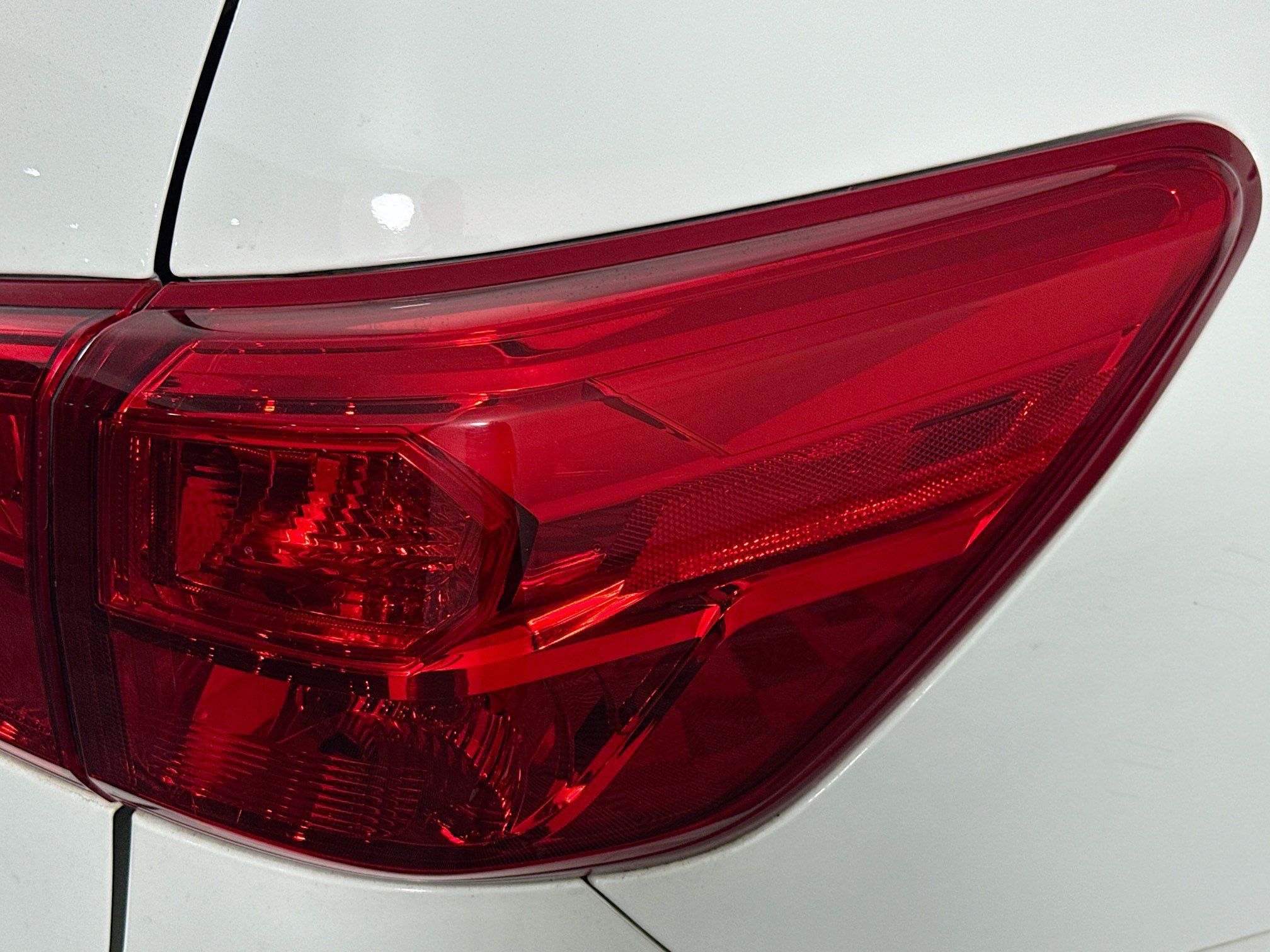 Used 2020 Nissan Pathfinder S AWD/4WD image 32