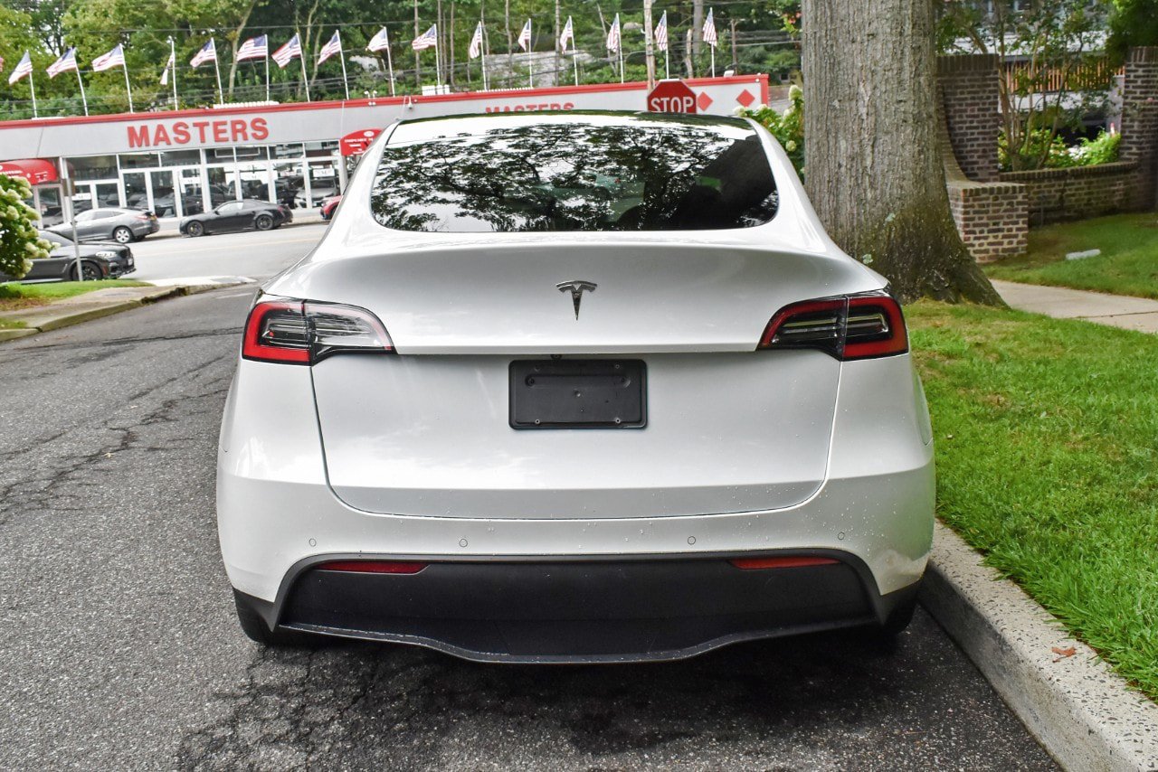 Used 2021 Tesla Model Y 2WD image 7