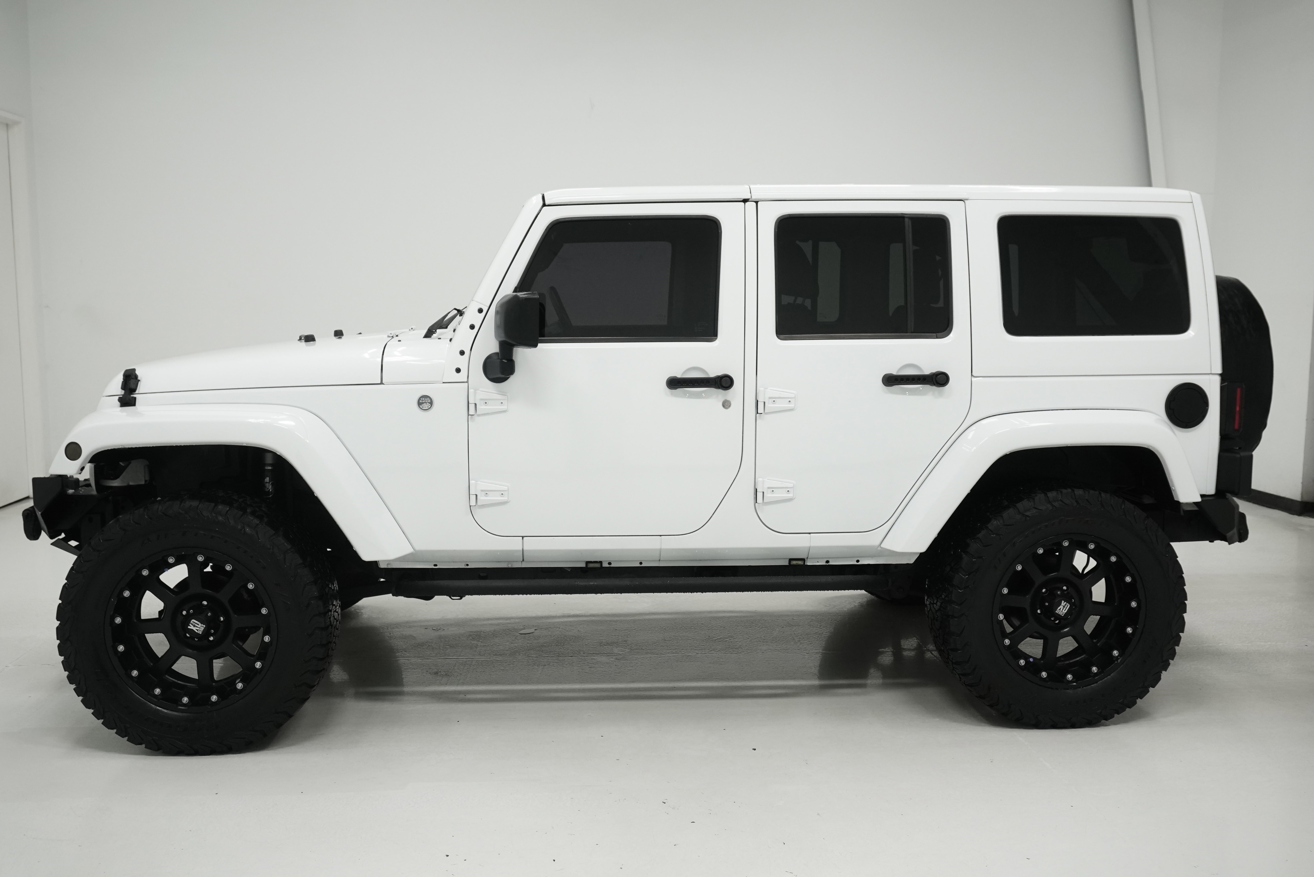 Used 2014 Jeep Wrangler Unlimited Sahara w/ Max Tow Package image 7
