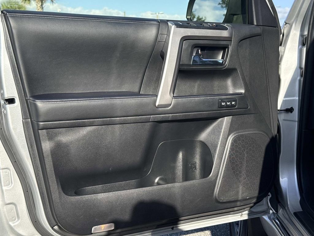 Used 2024 Toyota 4Runner Limited AWD/4WD image 23