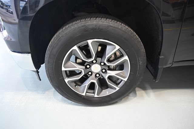 Used 2023 Chevrolet Silverado 1500 LT AWD/4WD image 27