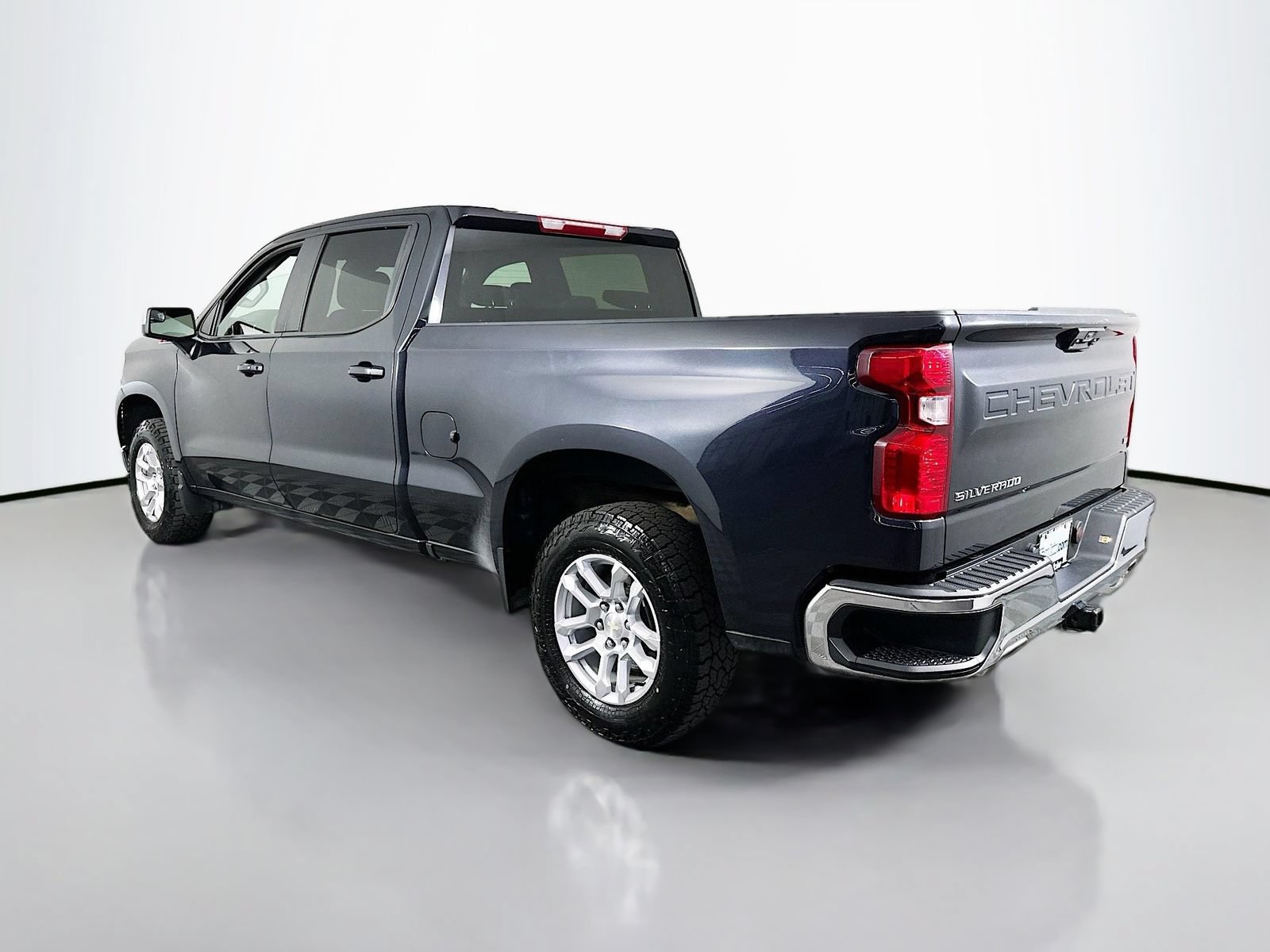 Used 2022 Chevrolet Silverado 1500 LT w/ Z71 Off-Road Package AWD/4WD image 9