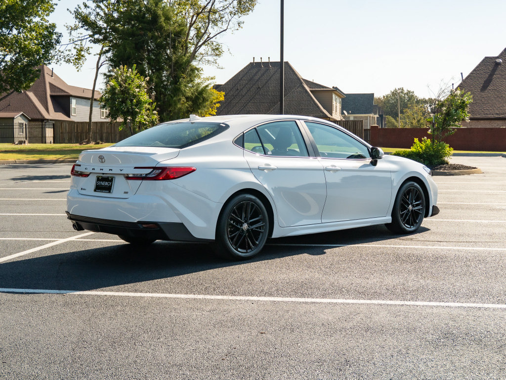 Used 2025 Toyota Camry SE FWD image 35