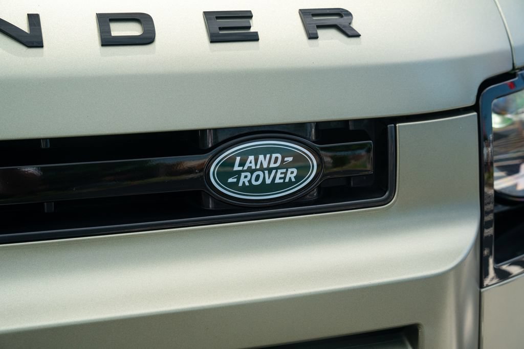 Used 2020 Land Rover Defender 110 SE AWD/4WD image 7