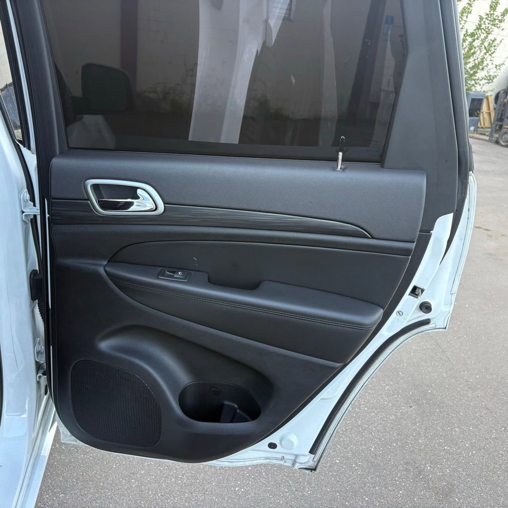 Used 2021 Jeep Grand Cherokee Laredo X RWD image 14