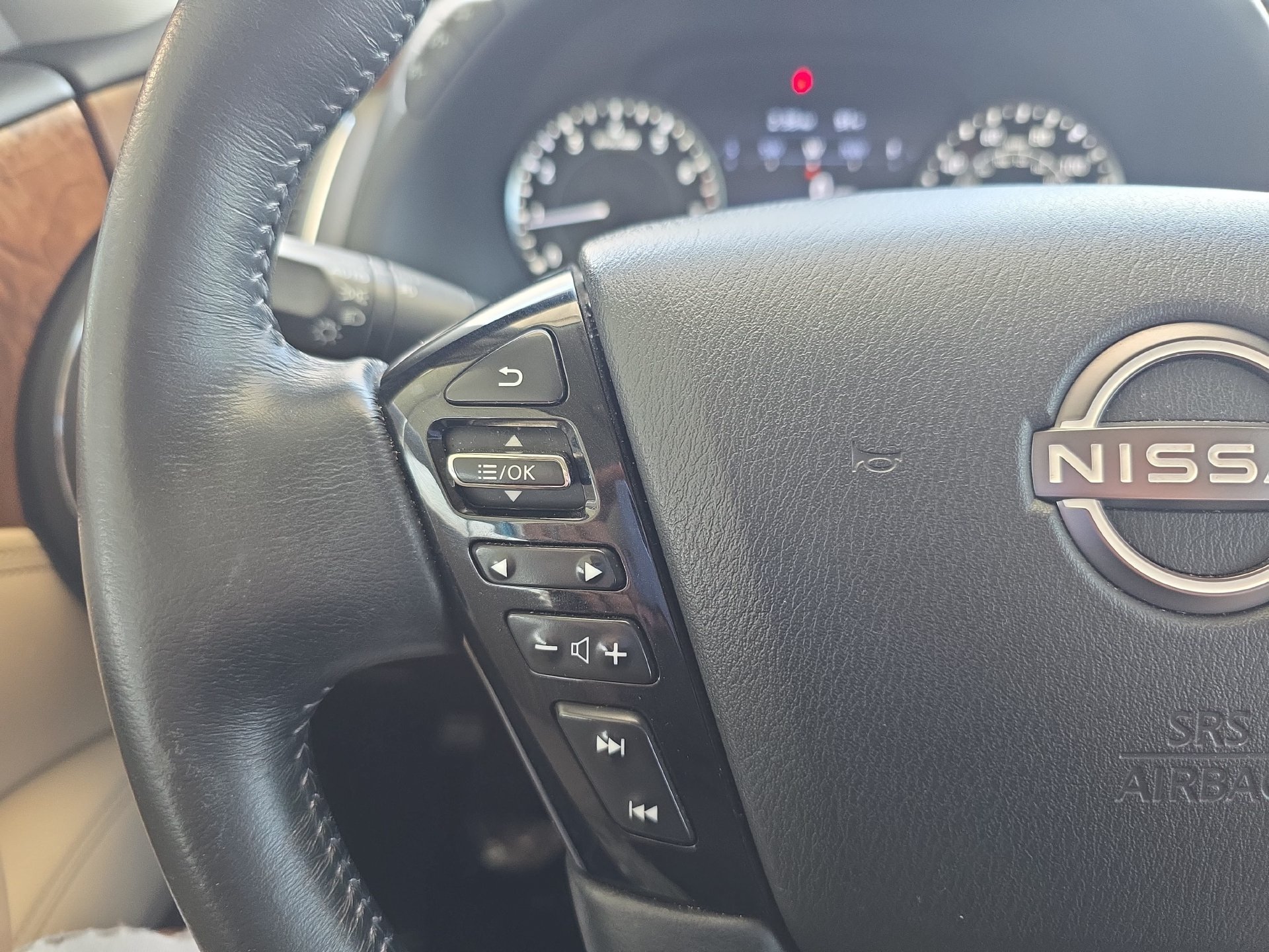 Used 2023 Nissan Armada SL w/ Cargo Package RWD image 17