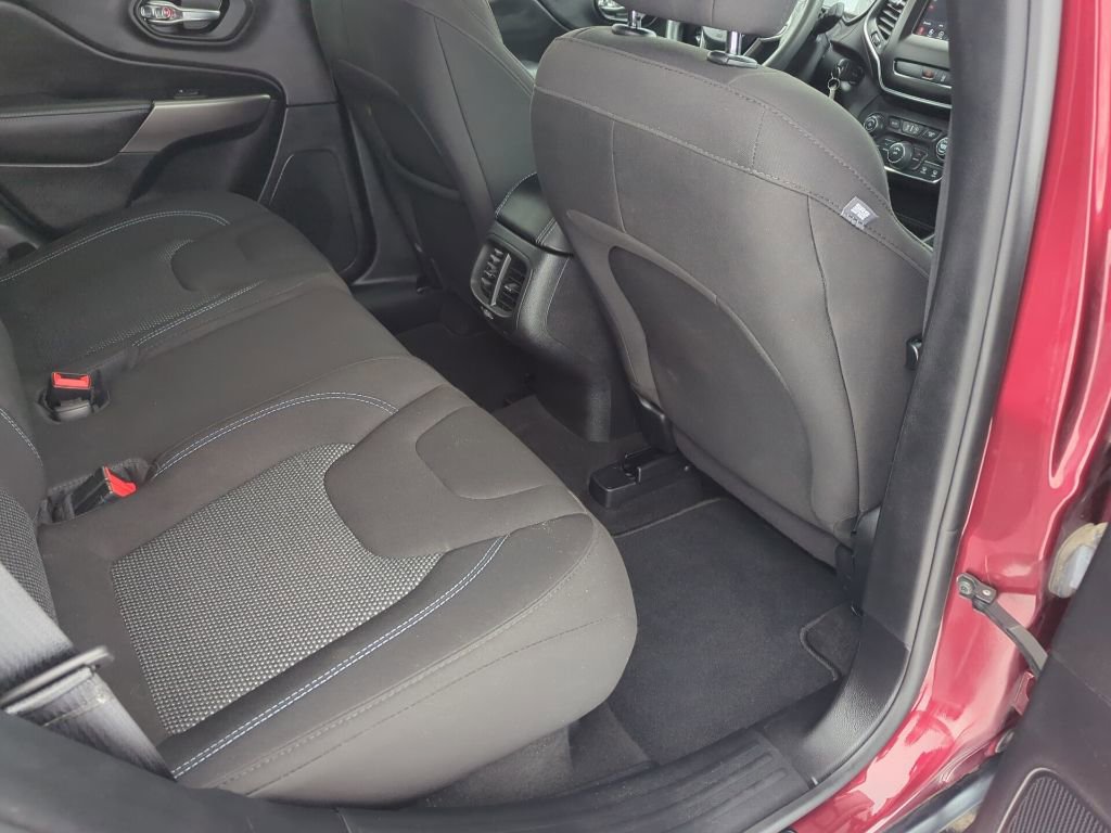 Used 2021 Jeep Cherokee Latitude image 35