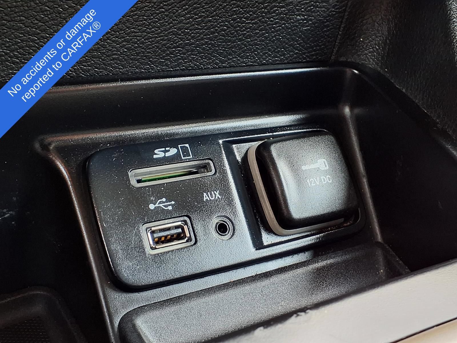 Used 2016 Jeep Cherokee Latitude w/ Cold Weather Group FWD image 26