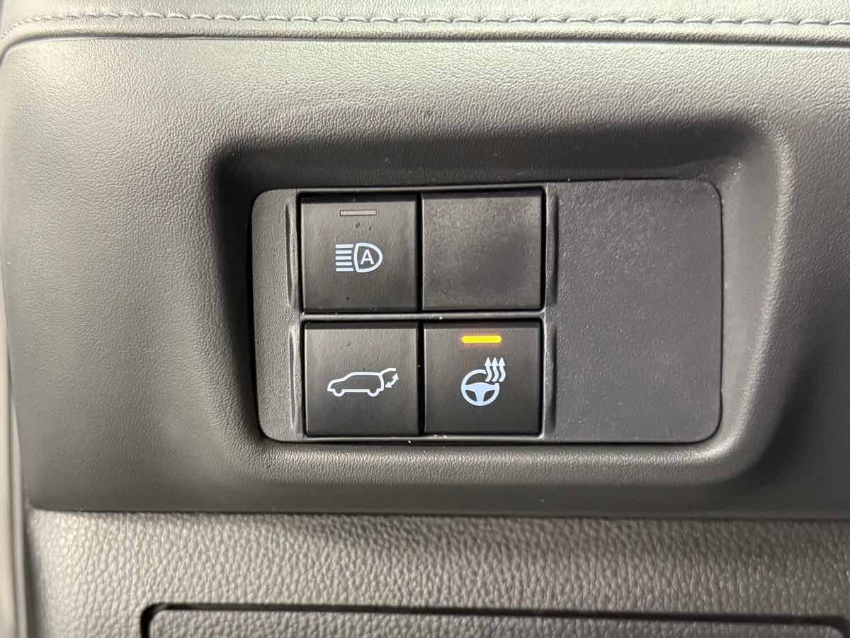 Used 2021 Toyota Highlander Limited image 21