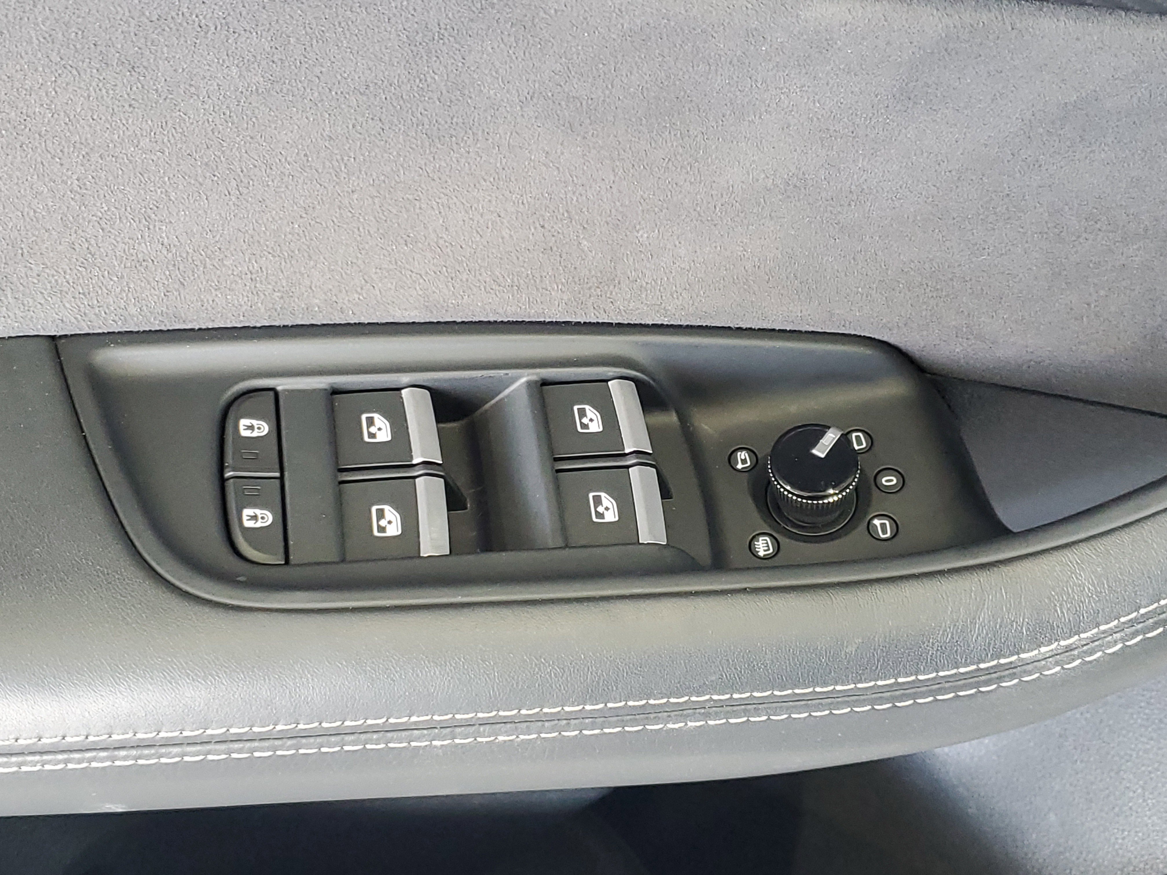 Used 2024 Audi SQ8 Prestige AWD/4WD image 15