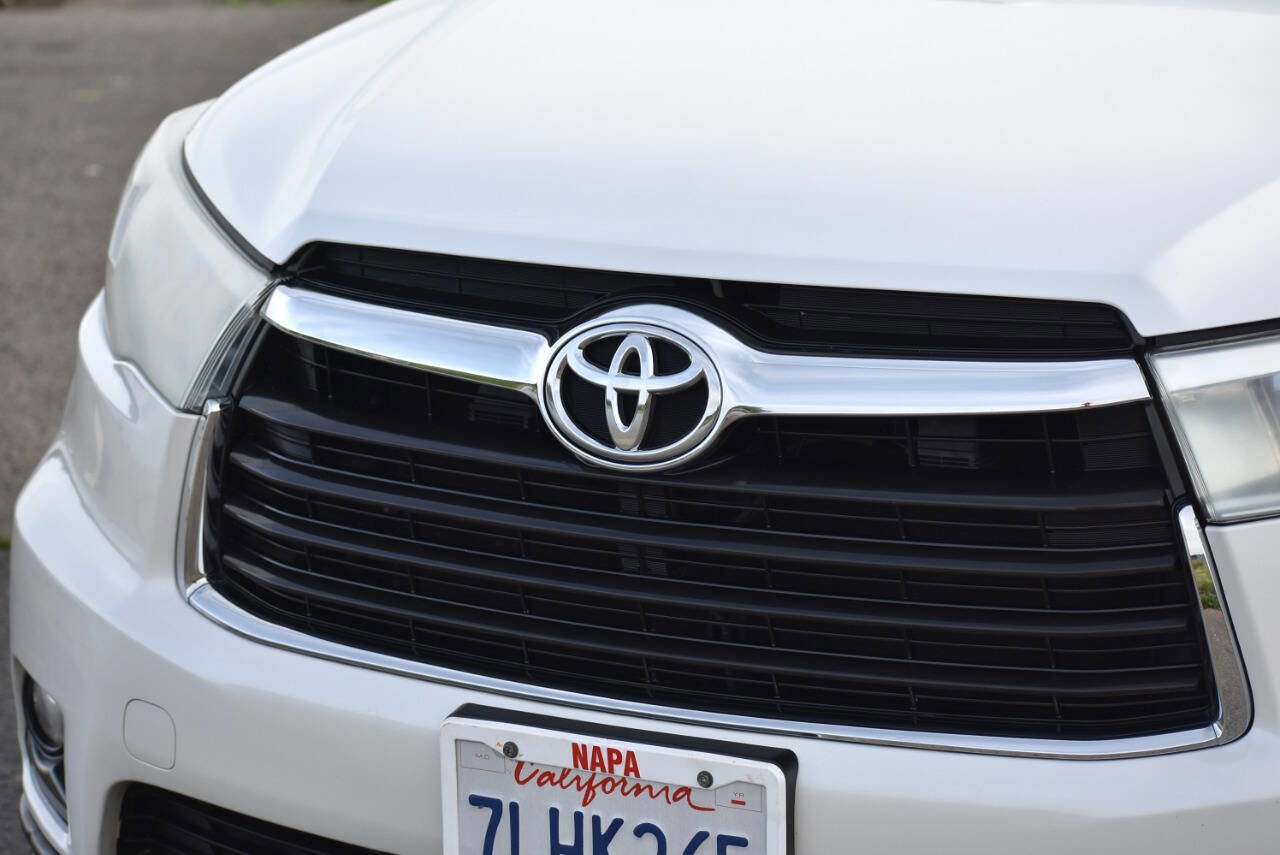 Used 2015 Toyota Highlander XLE AWD/4WD image 21