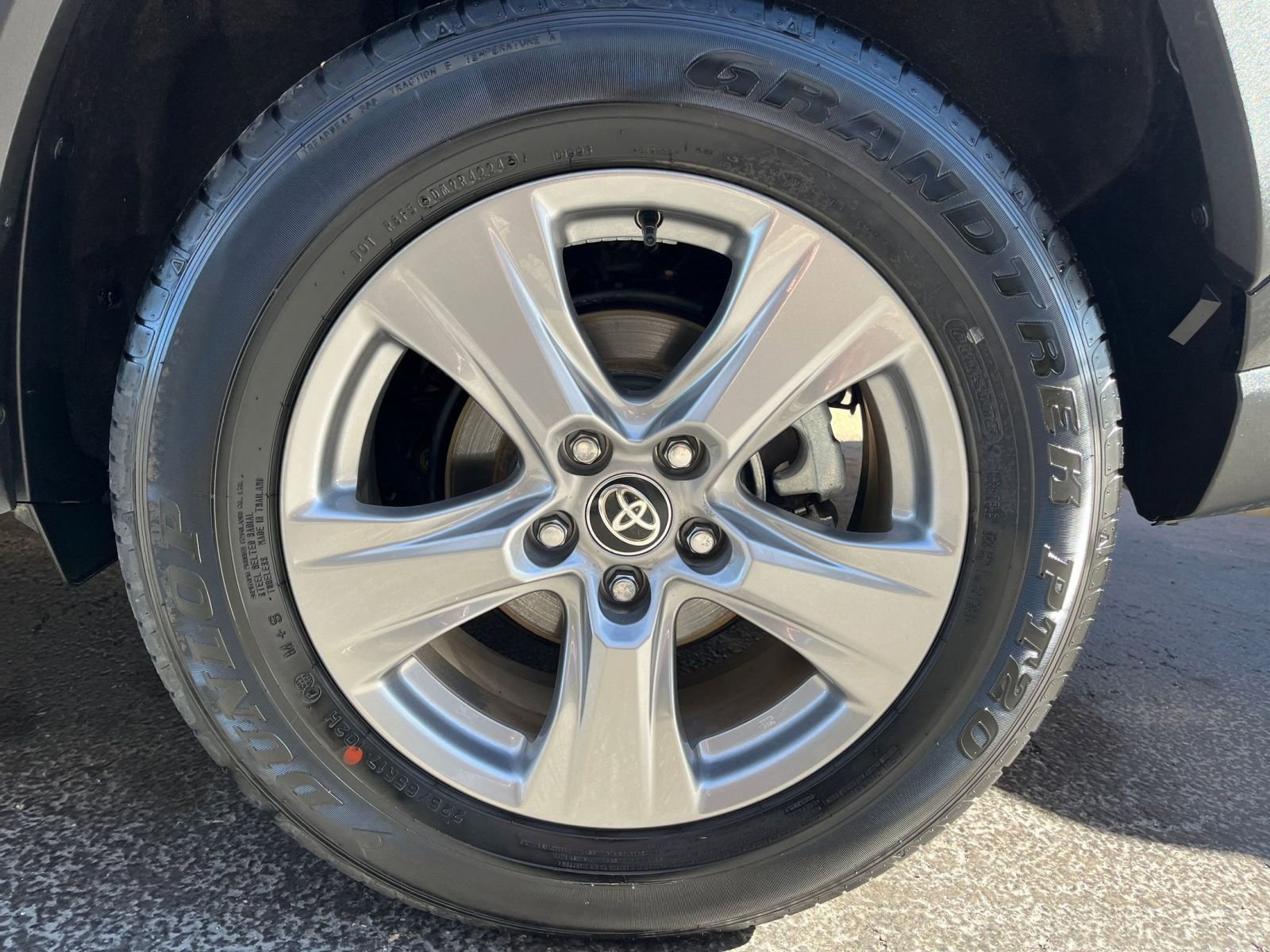 Used 2025 Toyota RAV4 XLE image 30