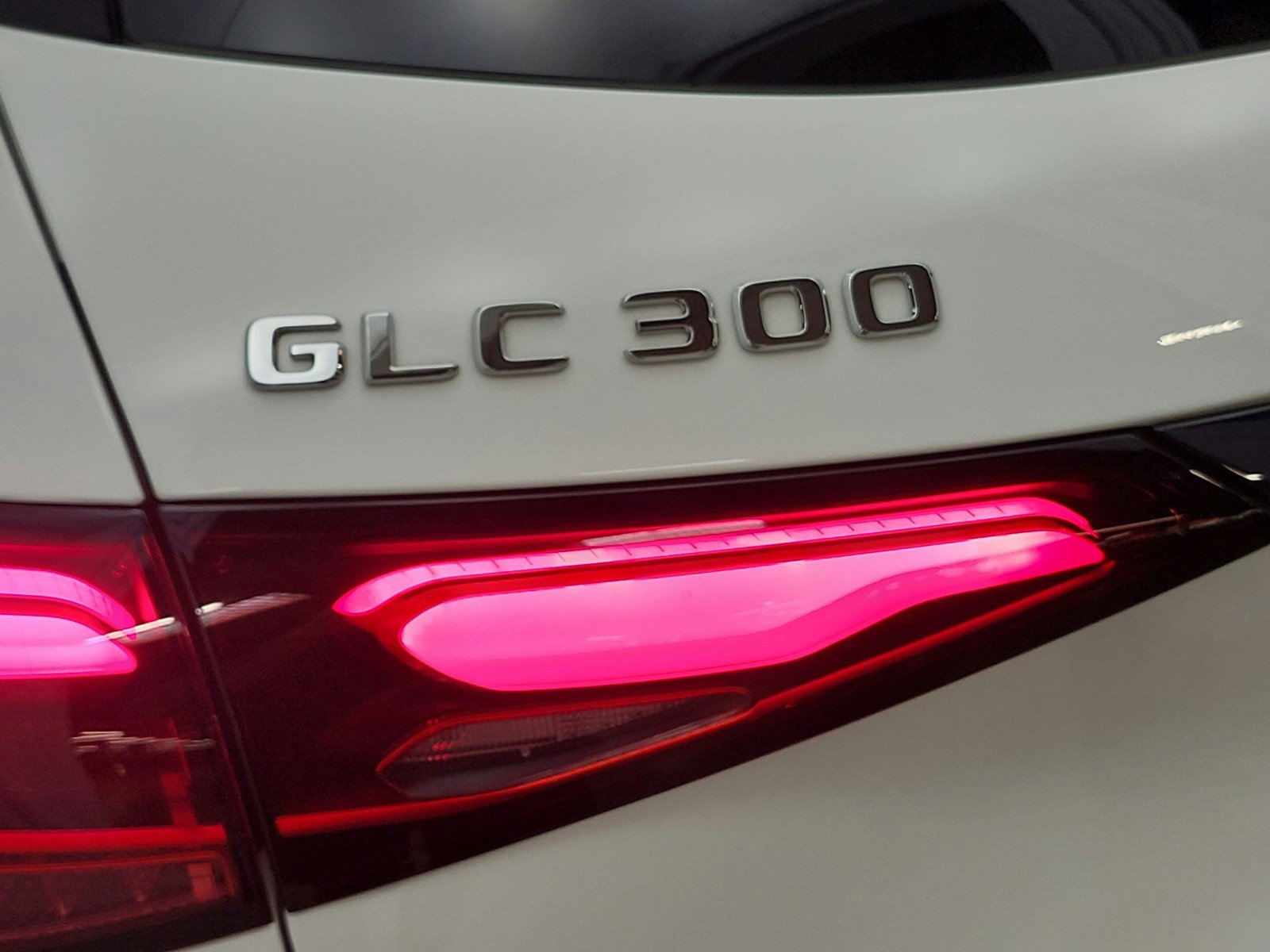 Certified 2025 Mercedes-Benz GLC 300 image 21