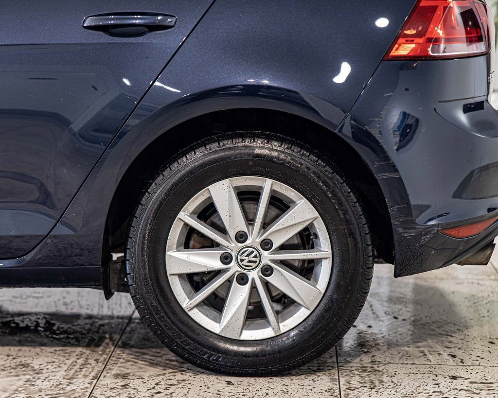 Used 2016 Volkswagen Golf S image 7