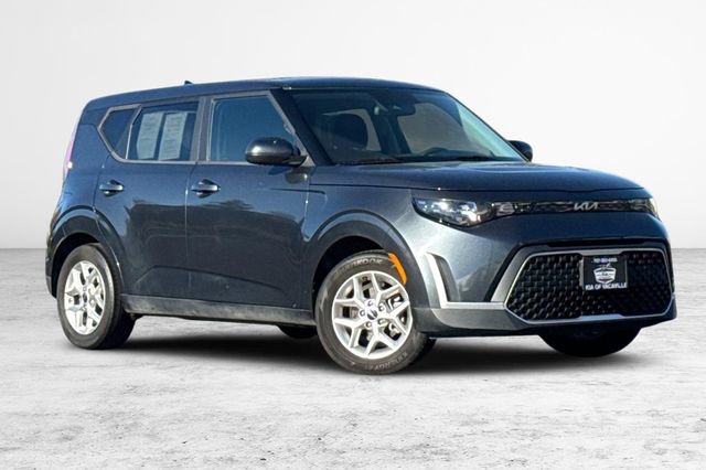 Certified 2023 Kia Soul LX w/ LX Technology Package image 2