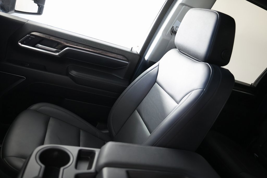 Used 2025 Chevrolet Silverado 3500 LTZ image 33