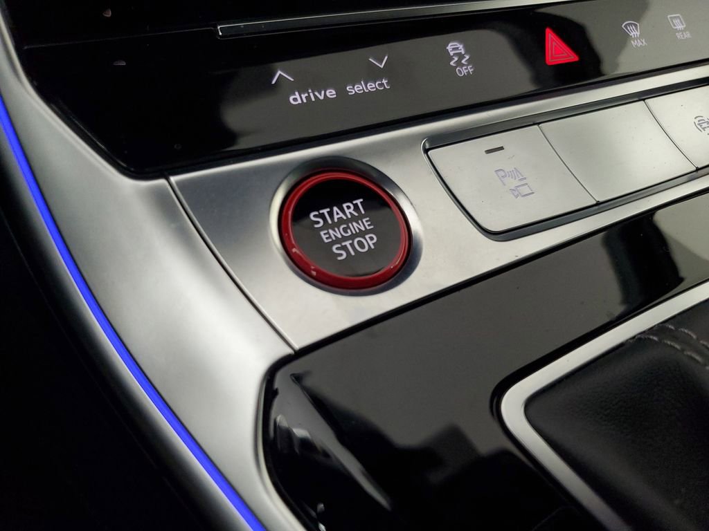 Used 2022 Audi RS 6 AWD/4WD image 32