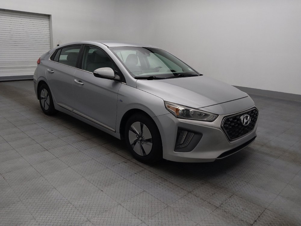 Used 2020 Hyundai Ioniq SE FWD image 11