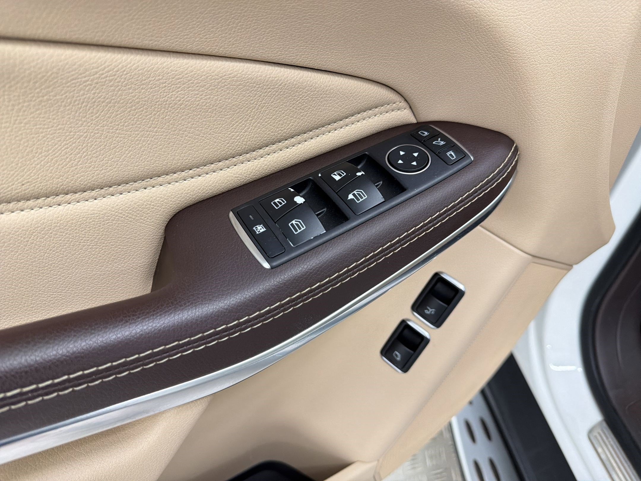 Used 2017 Mercedes-Benz GLS 550 4MATIC image 12
