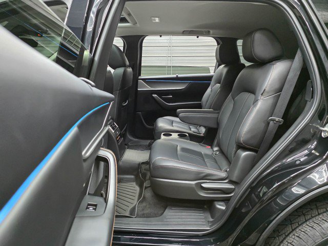 Used 2025 MAZDA CX-90 Plug-In Hybrid w/ Preferred AWD/4WD image 16