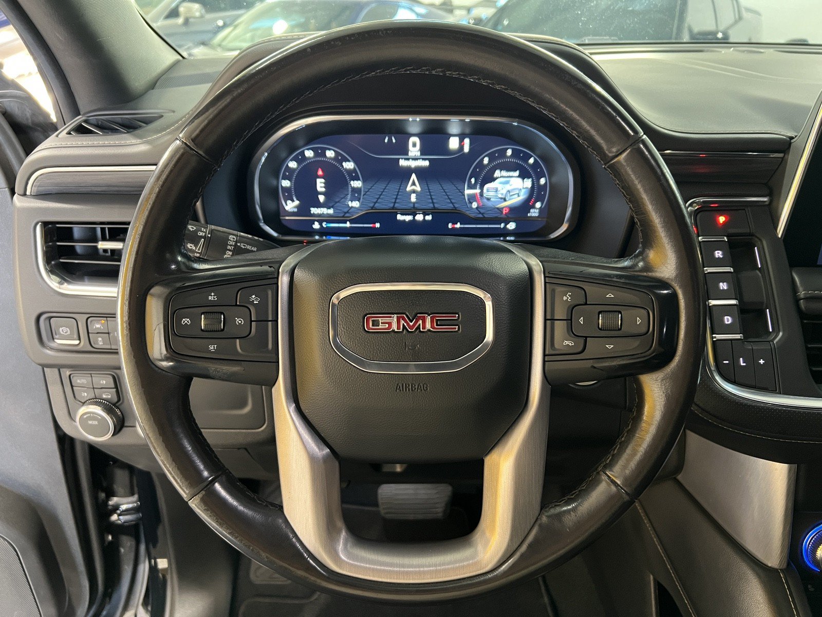 Used 2023 GMC Yukon XL SLT AWD/4WD image 11