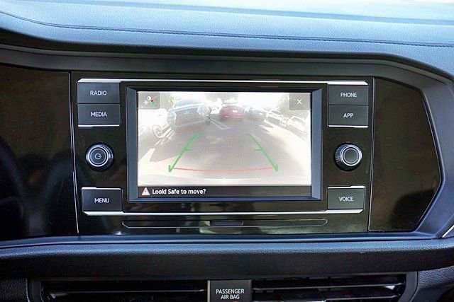 Used 2024 Volkswagen Jetta SE image 25