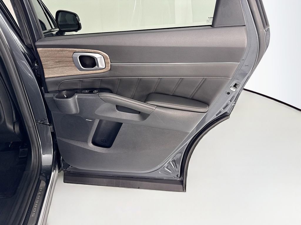 Used 2022 Kia Sorento SX Prestige image 29