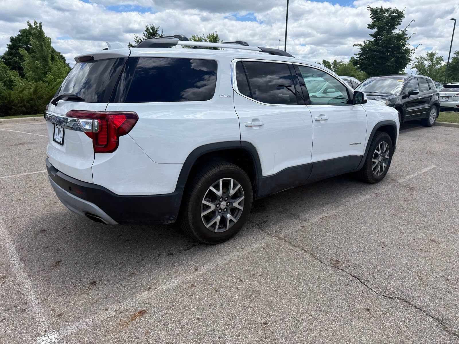 Used 2021 GMC Acadia SLE w/ Driver Convenience Package FWD image 5
