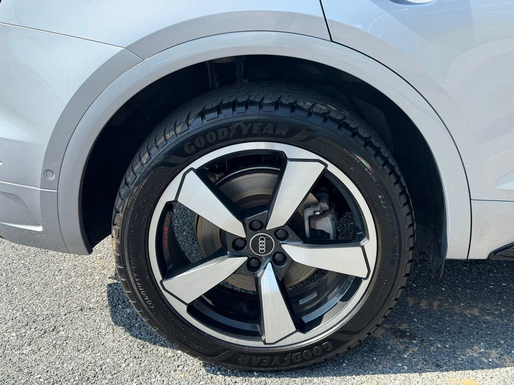Certified 2023 Audi Q5 2.0T Prestige AWD/4WD image 12