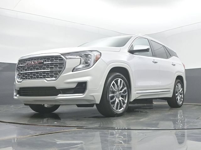 Used 2023 GMC Terrain Denali w/ LPO, Floor Liner Package AWD/4WD image 44