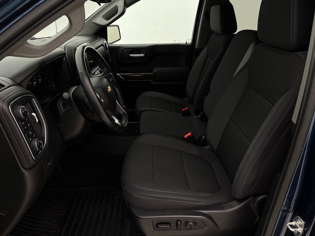 Used 2021 Chevrolet Silverado 1500 LT AWD/4WD image 11