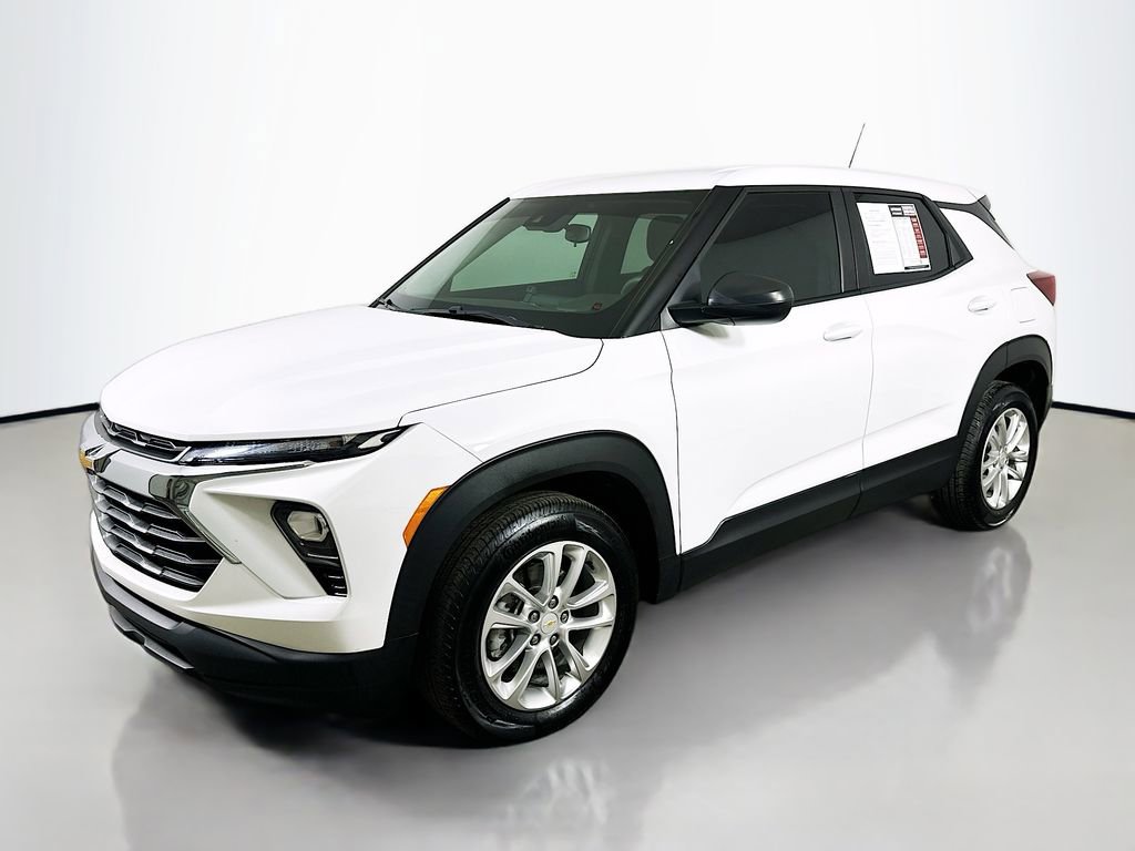 Used 2024 Chevrolet TrailBlazer LS w/ LS Convenience Package image 3