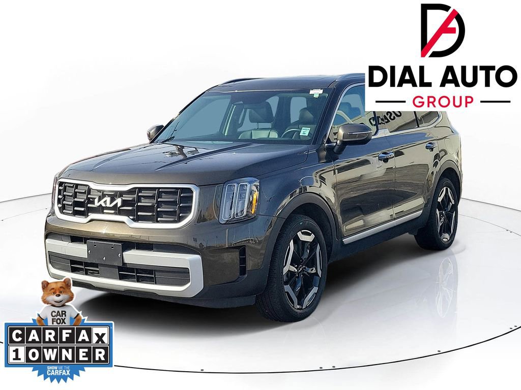 Used 2025 Kia Telluride S image 2