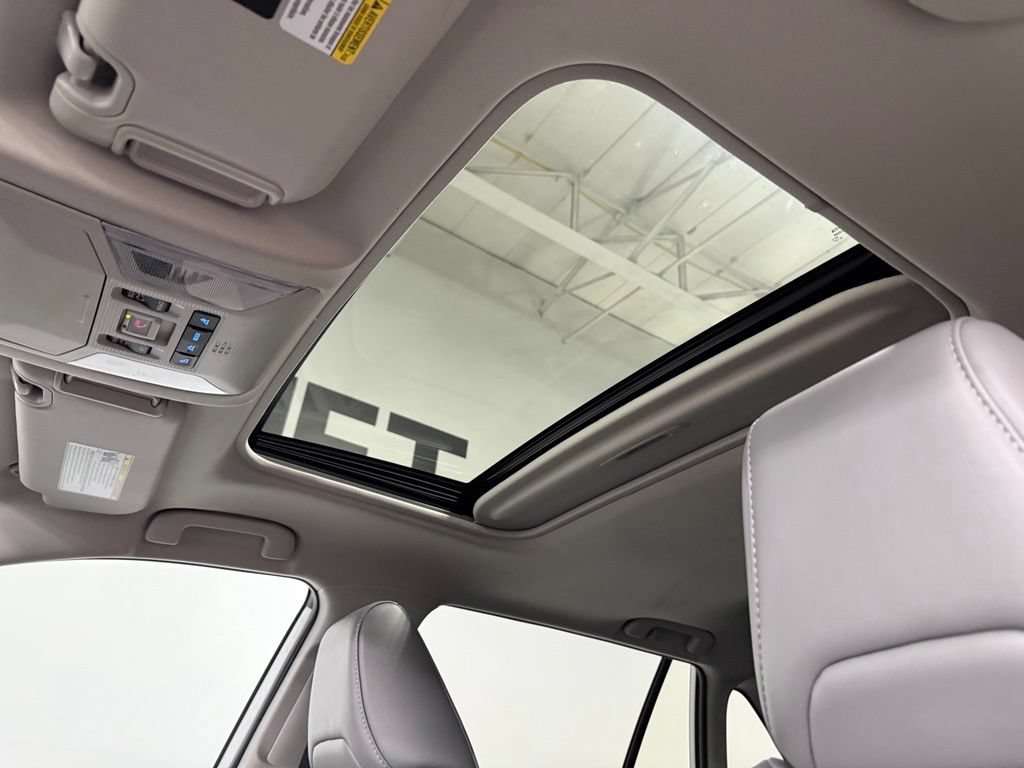 Used 2022 Toyota RAV4 Limited AWD/4WD image 14
