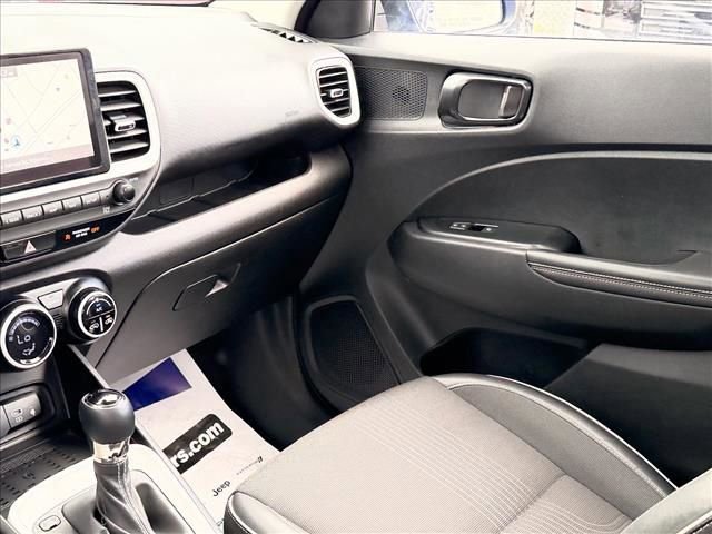 Certified 2024 Hyundai Venue Limited image 18