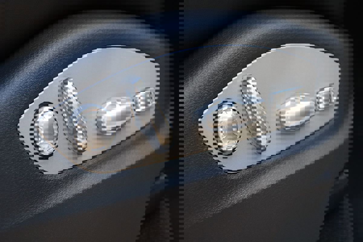 Used 2018 Porsche Cayenne Platinum Edition image 38